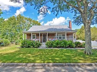 4 Baker Ln, Mattapoisett, MA 02739