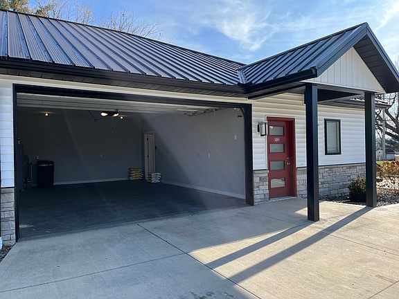 2nd image of 512 W Main St #11135101