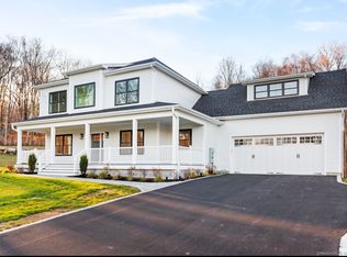 106 Seymour Rd, Woodbridge, CT 06525