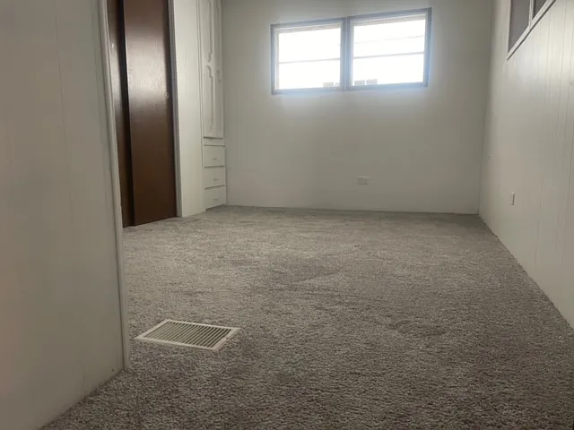 2 bed, 1050 sqft, $1,700 — Photo 2