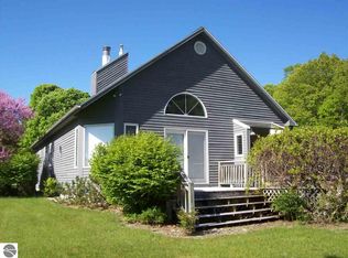 1041 Bayside Dr, Traverse City, MI 49686