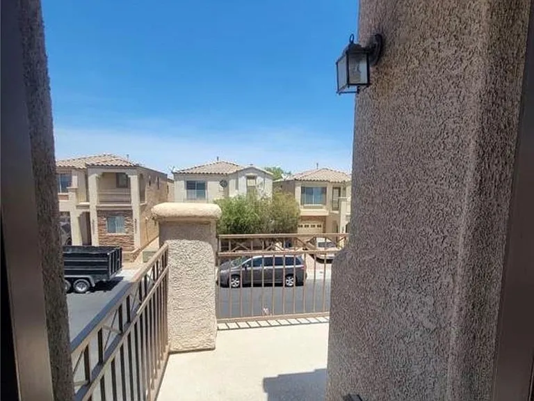 9577 Villa Adastra Ave — Photo 11