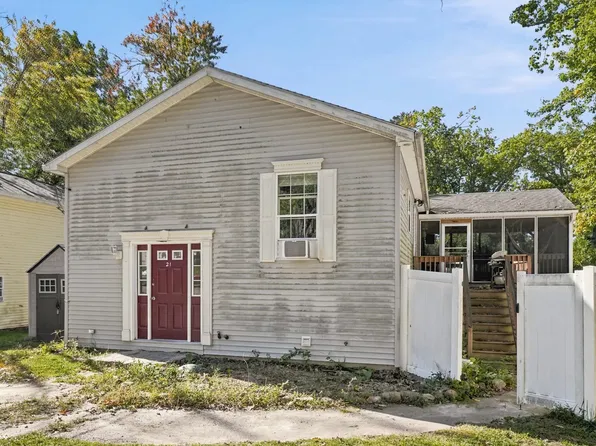 21 Browns Brook Rd, Webster, MA 01570