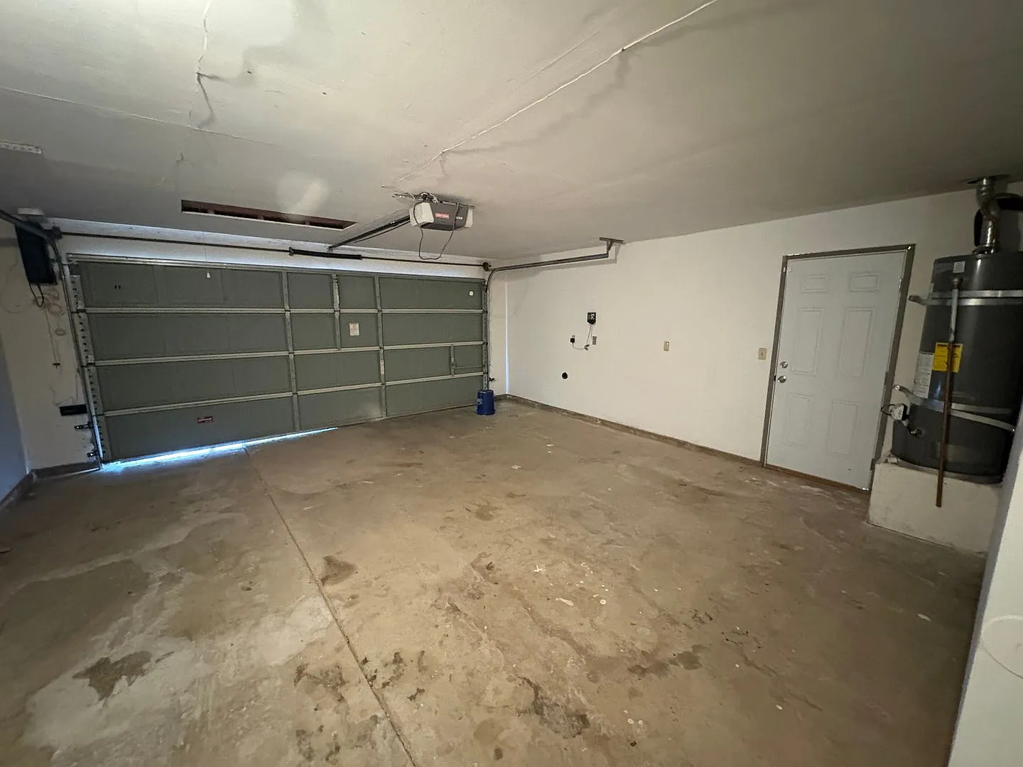 NW Visalia Home in Quiet Neighborhood for Rent Ready! — Photo 3