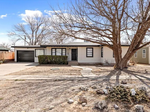 406 11th St, Levelland, TX 79336