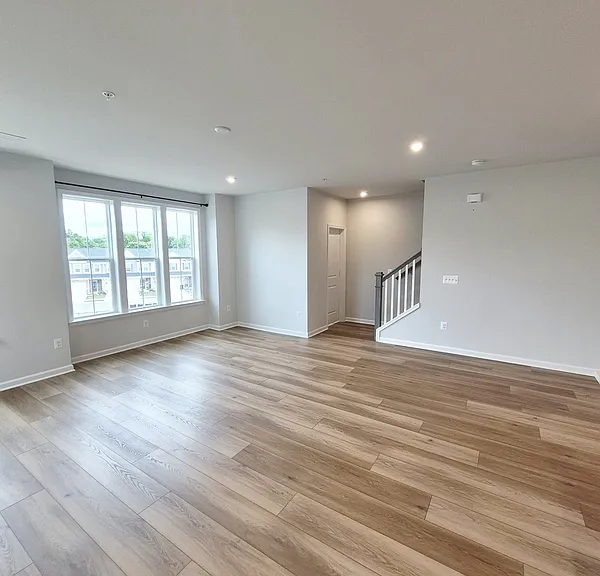 648 Brookwood Glen Ter #B — Photo 24