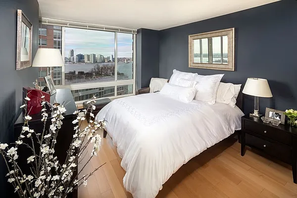 Rented by The Albanese Organization | media 4