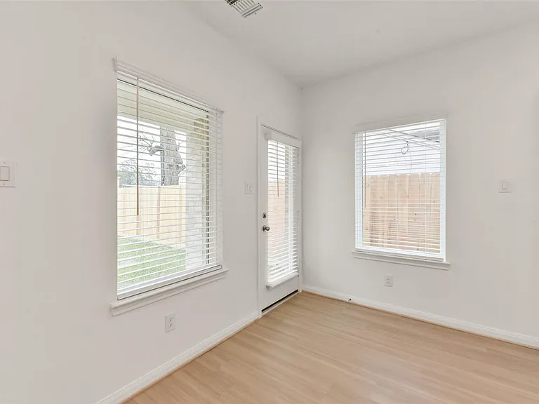 11938 Lakewood West Dr — Photo 12