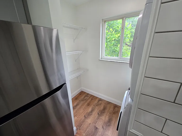 6305 Englewood Ave #4 — Photo 14