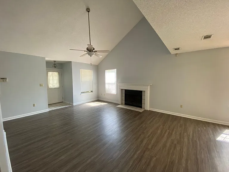 169 Wright Cir — Photo 3