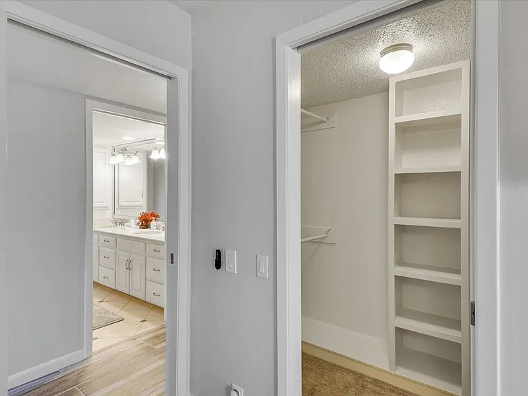 612 W Northgate Dr #612 — Photo 6