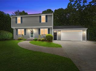 3 Sandy Ln, Bristol, RI 02809