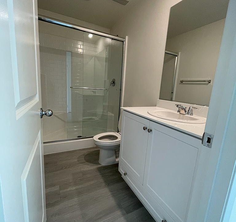 1st image of 1249 Tradition Ave