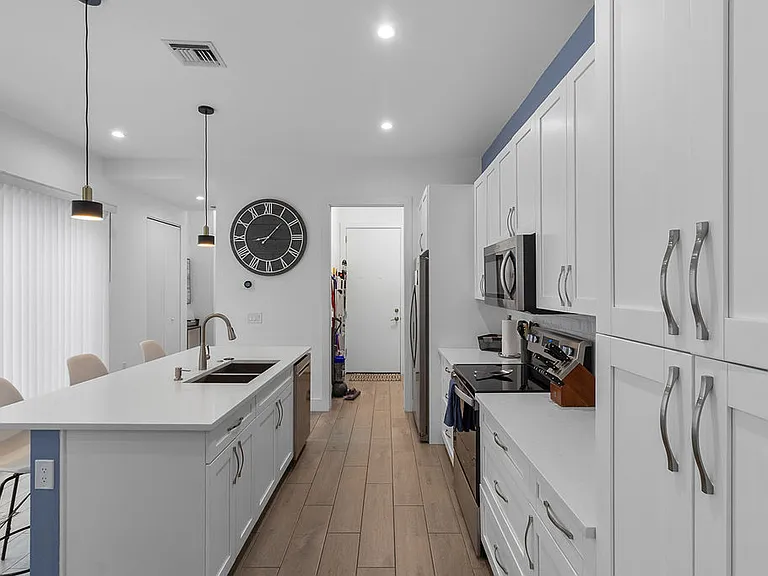 3029 Lunar St — Photo 14