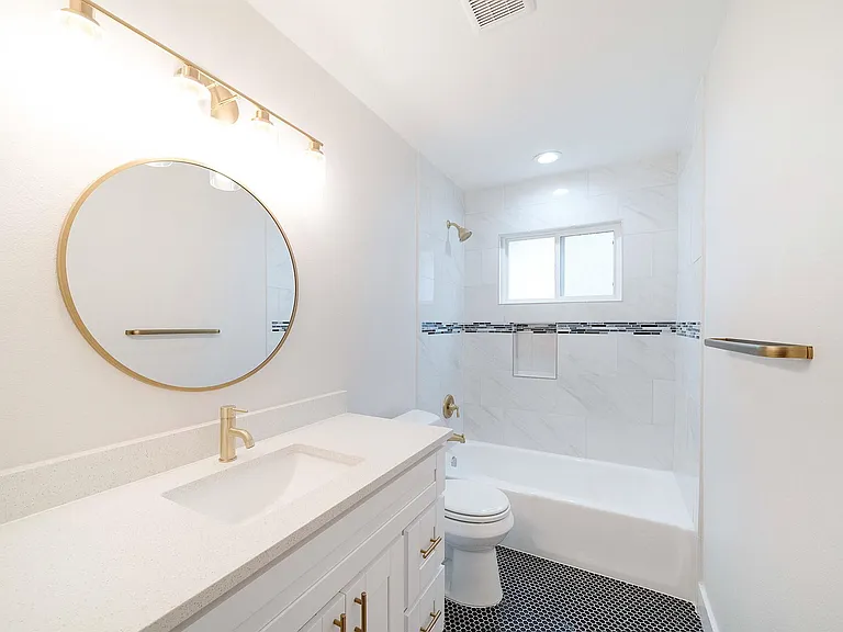 2515 Berkett Dr — Photo 45