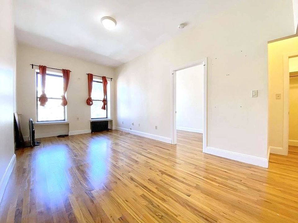 1st image of 138 W 72nd St #7
