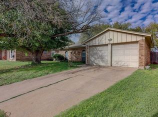 1220 Steinburg Ln, Fort Worth, TX 76134