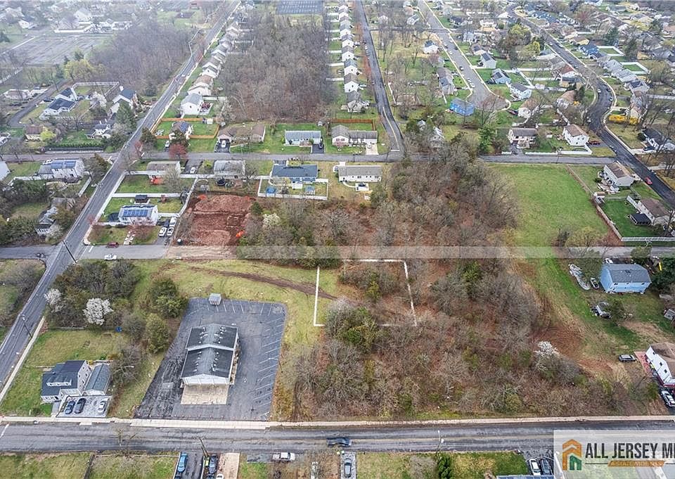 1st image of 192 Hillcrest Ave