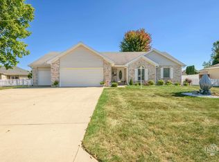 5114 S Jamaica Dr, Muncie, IN 47302