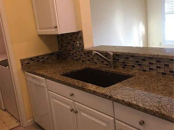 3rd image of 1807 Greymoor Way
