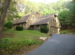15 Hollis St, Uxbridge, MA 01569