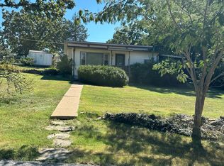 24 Holiday Dr, Kimberling City, MO 65686