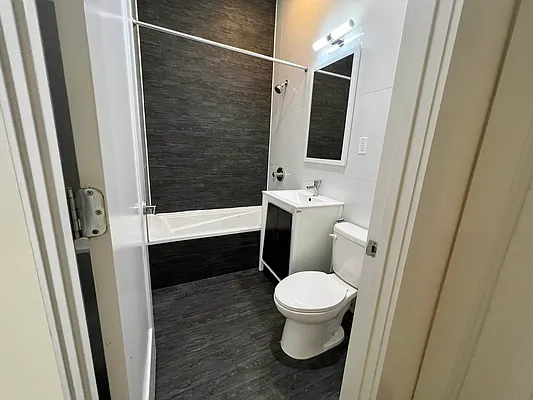 Rented by EastMount Realty LLC | media 26