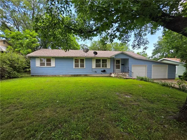 210 W Fields Blvd, El Dorado Springs, MO 64744