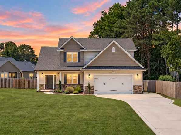 111 Valleydale Dr, Benson, NC 27504