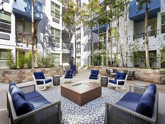3rd image of 453 13th St APT 130