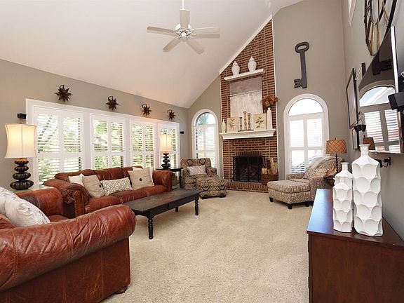 3rd image of 6788 Willow Ln
