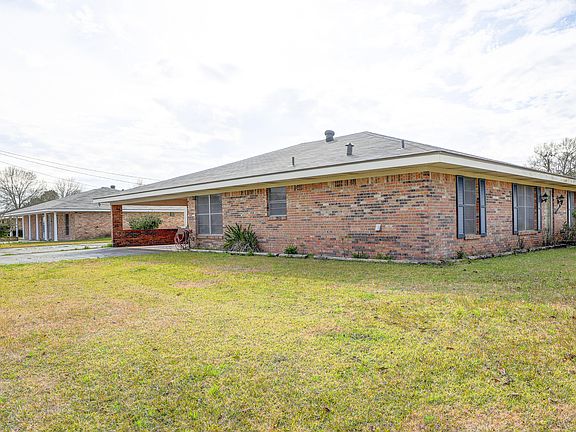 4th image of 1805 Lynn Dr