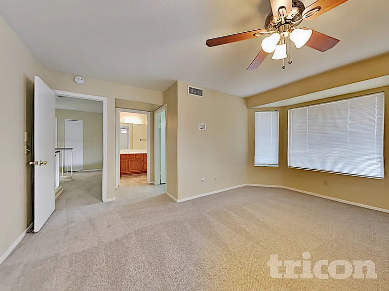 8841 W Maryland Ave — Photo 8