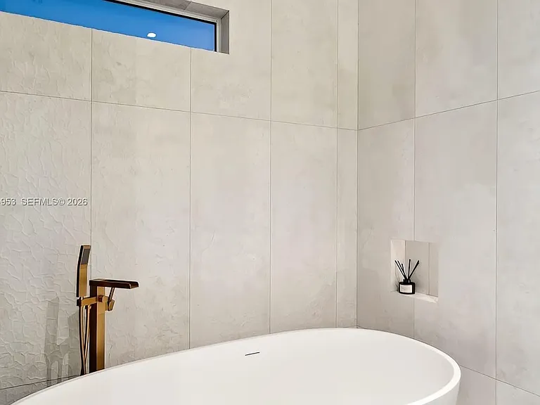 4426 Greenway Dr — Photo 20