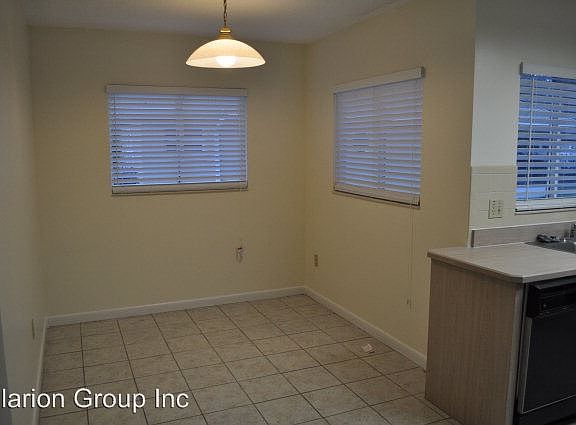 3rd image of 32 Brooklyn Ln