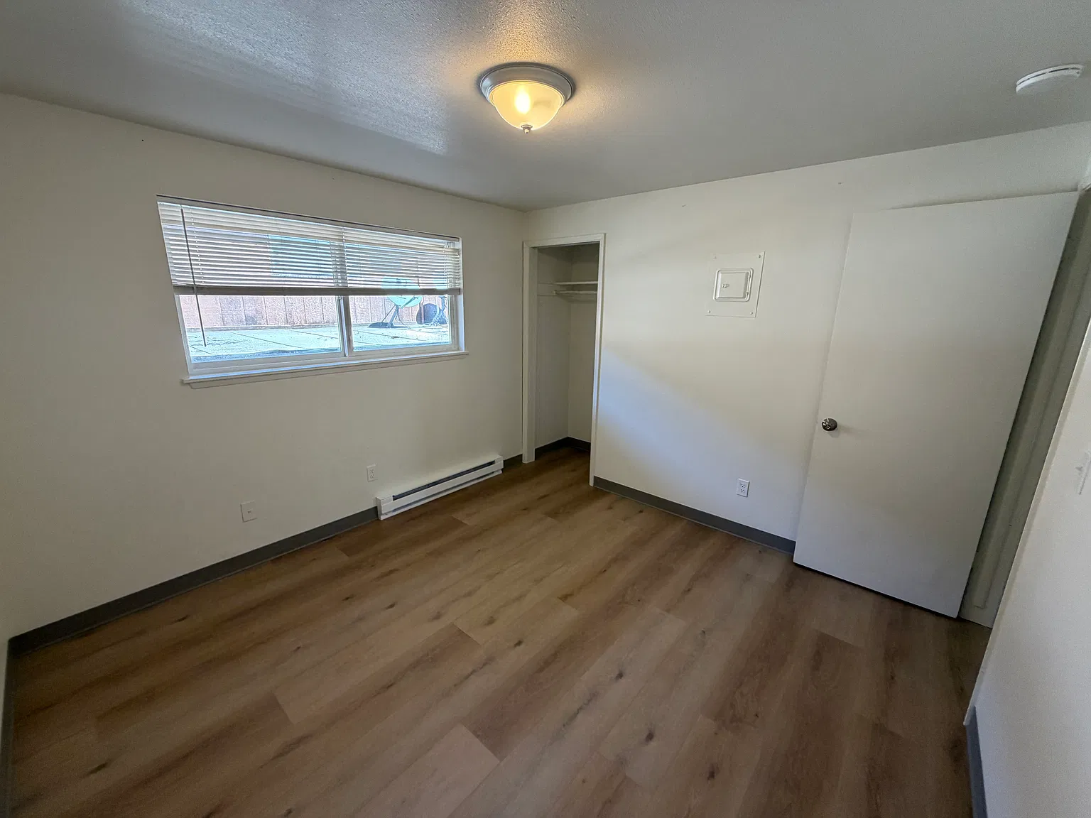 2 bed, 700 sqft, $1,050 — Photo 3