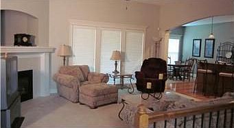 4th image of 4025 NW Chapman Dr