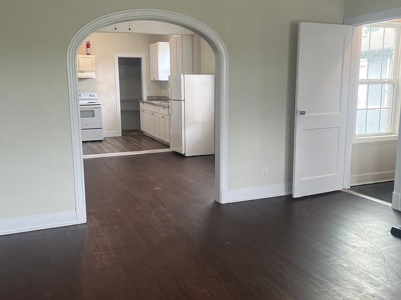 3rd image of 112 Pineview Dr #1