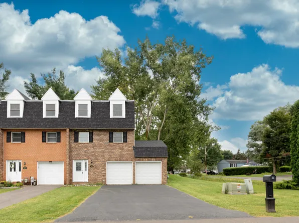 8237 Vicksburg Pl, Baldwinsville, NY 13027