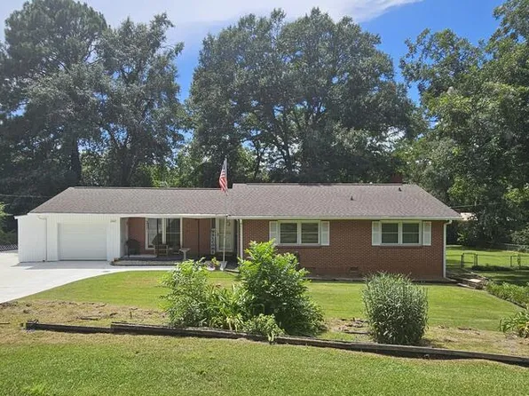 240 Rosemary Ln, Ozark, AL 36360