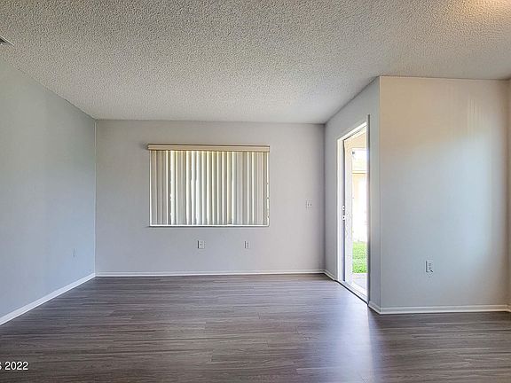 3rd image of 1360 Westover St #103