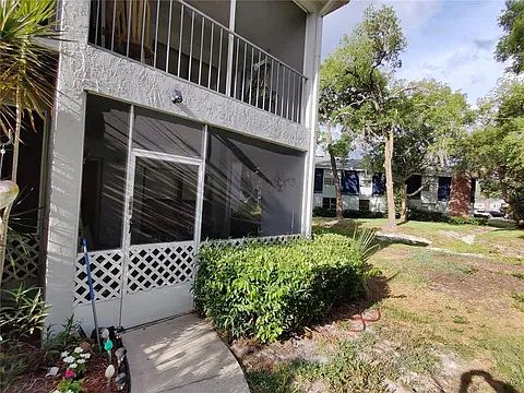 3rd image of 1501 Northlake Dr