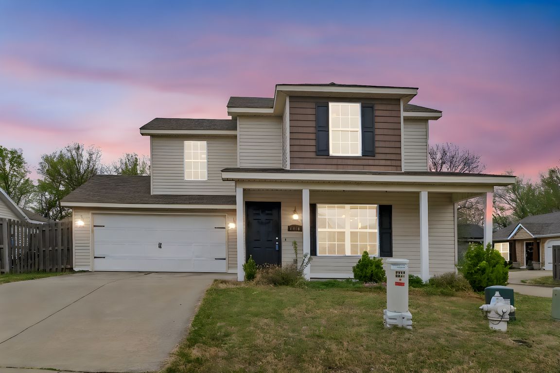 4440 W Pecan St Fayetteville, AR 72704- No Watermark- 1 day to dusk.jpeg