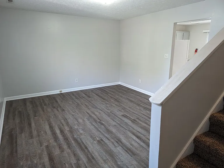 2325 Old Forest Rd — Photo 3