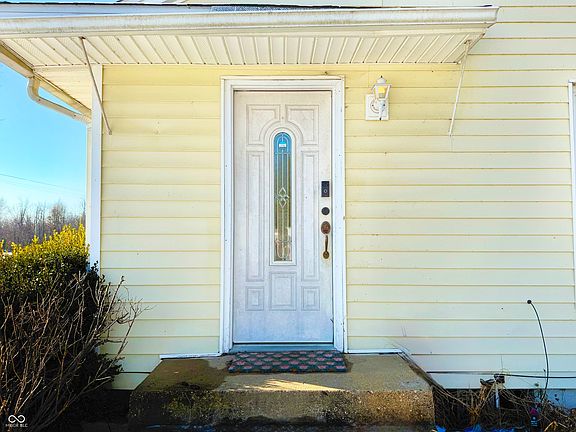 2nd image of 1523 E County Road 350 N