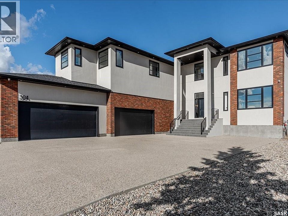 1st image of 304 Spruce Creek Cres #158