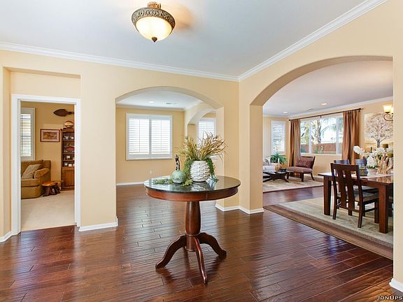 4th image of 34208 Amici St