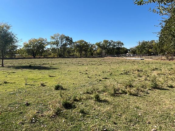 4th image of El Pinon Ln SW