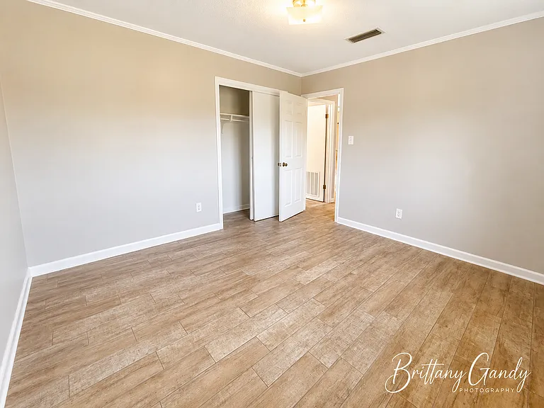 5309 Daffodil St — Photo 8