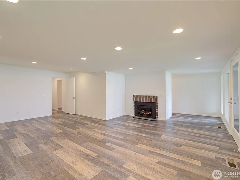 3406 W Lake Sammamish Pkwy NE — Photo 18